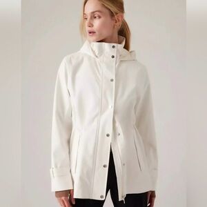 Athleta Cream Sutro Hooded Rain Jacket